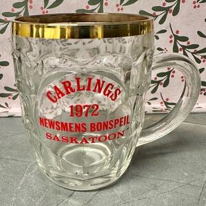 Vintage Carlings 1972 Newsmen’s Bonspiel Saskatoon Mug with Gold Rim